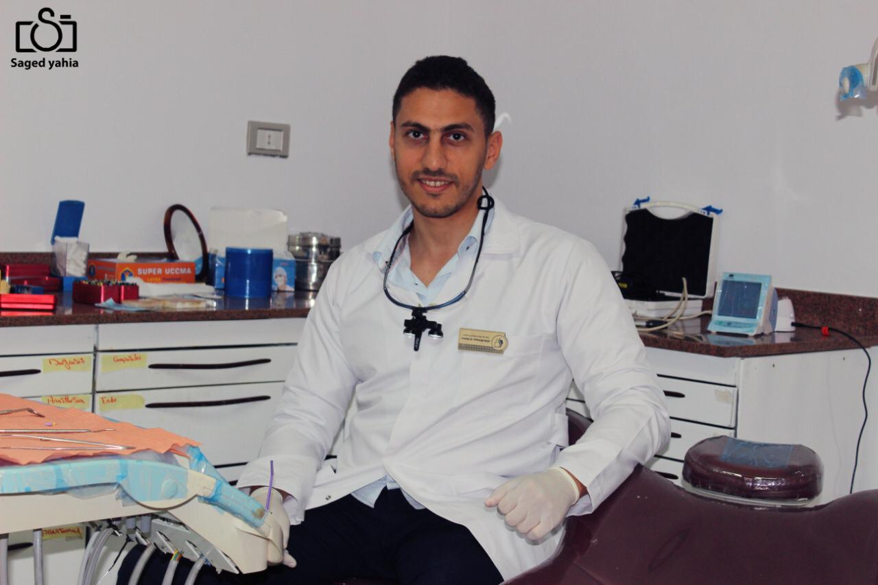 الأستاذ الدكتور  طارق السهري  أستاذ بكلية طب الأسنان
