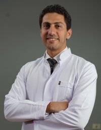 دكتور عبد الرحمن السهري إستشاري جراحة الوجه والفكين والتجميل