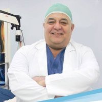 دكتور هشام جابر دكتوراه طب وجراحة العين