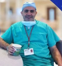 دكتور أحمد محمود حبلص أستاذ جراحة المخ والأعصاب والعمود الفقري