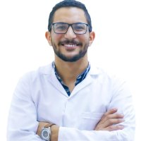 دكتور مصطفى ذكي طبيب وتجميل الأسنان