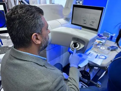 دكتور محمد حامد الاكشر استشاري طب و جراحة العيون