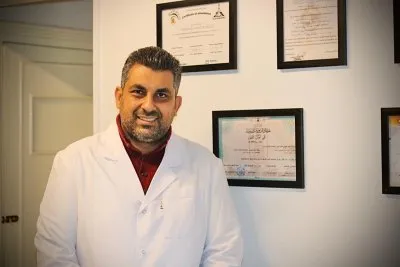 دكتور محمد حامد الاكشر استشاري طب و جراحة العيون