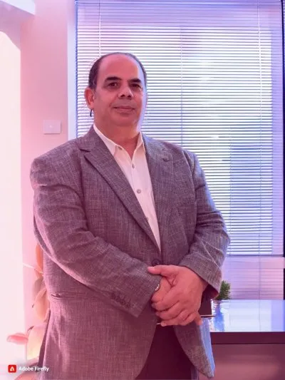 دكتور احمد محمود العوضي استشاري الأمراض الباطنية و علاج السكر