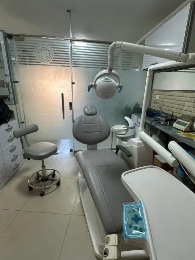 مركز فور دنتل لطب الأسنان