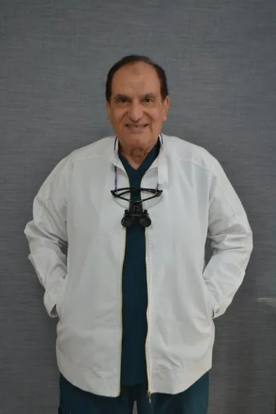 مركز فور دنتل لطب الأسنان