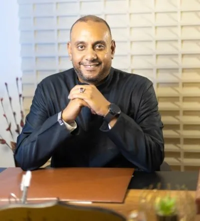 العطاء للعلاج الطبيعي دكتور هشام انور و دكتور صفاء محمد