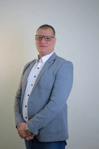 الاستاذ الدكتور محمد فهمي الزنقلي استشاري مخ و اعصاب الاطفال و أستاذ الأمراض العصبية والسلوكية في الأطفال بكلية الطب جامعة الأزهر