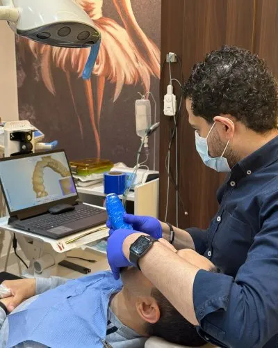 عيادة د.كامل للأسنان