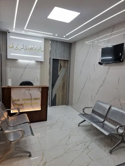 دكتور اشرف هانئ عبد الرحمن أستاذ نساء وتوليد