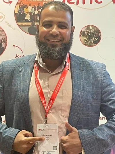 استاذ دكتور محمد علي العميري استشاري المخ والأعصاب والطب النفسي