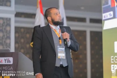 استاذ دكتور محمد علي العميري استشاري المخ والأعصاب والطب النفسي