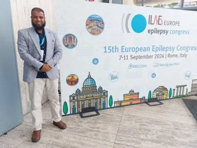 استاذ دكتور محمد علي العميري استشاري المخ والأعصاب والطب النفسي