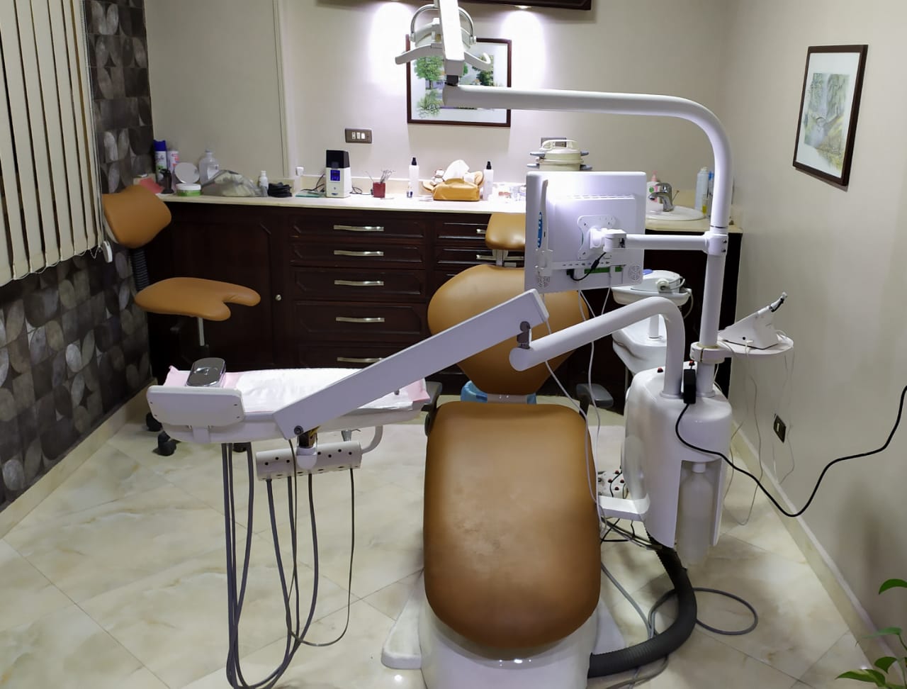 دكتور خالد احمد البزم لعلاج وتجميل الفم والأسنان