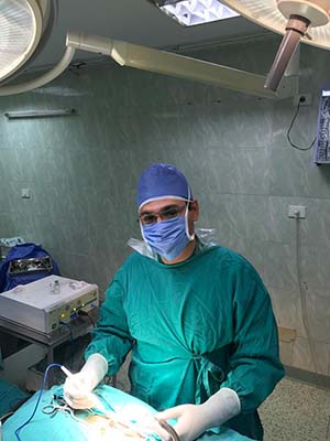 دكتور محمد مصطفى عجمى مدرس جراحة المخ والأعصاب