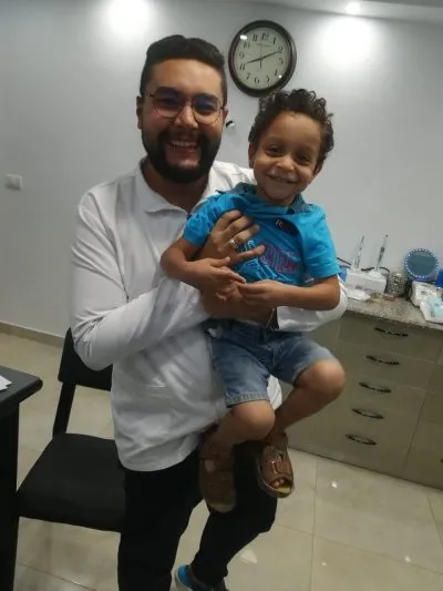 دكتور محمد احمد البكرى أخصائى طب وجراحة الفم والأسنان