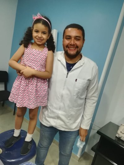 دكتور محمد احمد البكرى أخصائى طب وجراحة الفم والأسنان