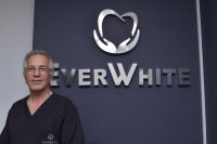 عيادة شاهين لتجميل الاسنان ever white clinic