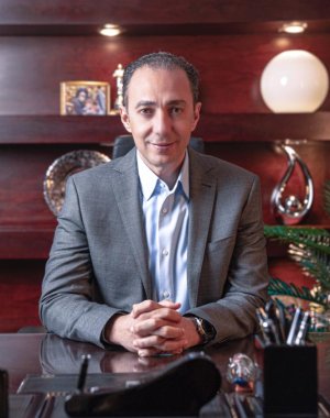 دكتور شريف باشا سيف استشارى امراض النساء والتوليد والخصوبة