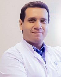 الأستاذ الدكتور عمرو سعيد أستاذ طب وجراحة العين والقرنية وتصحيح الإبصار
