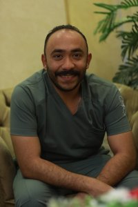 دكتور شريف طاهر حجازي أخصائي تجميل و تركيبات الاسنان
