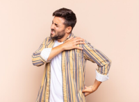 خلع الكتف اعراضه واسبابه وافضل طرق العلاج 