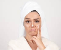 ما أهمية تقشير البشرة الدهنية؟