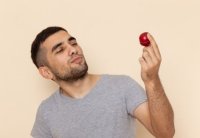 فوائد صحية لـ تناول البرقوق للرجال