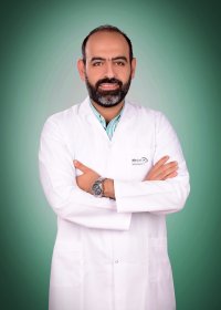 دكتور عبد الحميد خليف إستشاري طب وجراحة العيون