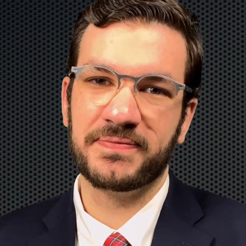 دكتور احمد يونس عبد الحافظ  اخصائى طب وجراحة العيون