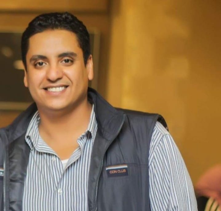 دكتور رياض محمد عباس إستشاري جراحة العظام