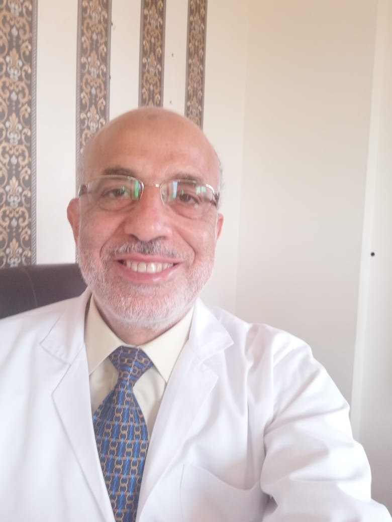 دكتور محمد نبيل بركات إستشاري الامراض الباطنة و السكر و الغدد الصماء