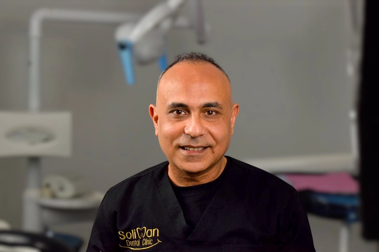Dr. Mohamed Suleiman, Specialist in Fixed