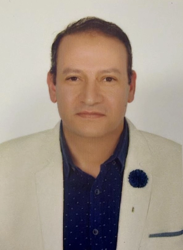 دكتور مأمون ابو شوشة استاذ جراحة مخ و عمود الفقرى