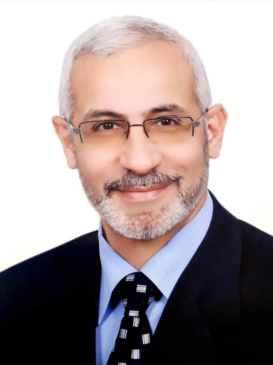 دكتور امجد على الذهبى أستاذ كبد وجهاز هضمى