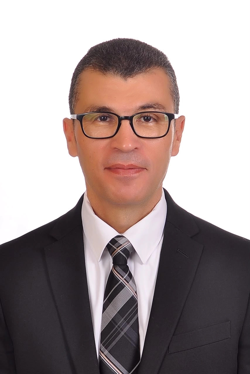 استاذ دكتور احمد الجندى لجراحات أورام وزراعة الكبد