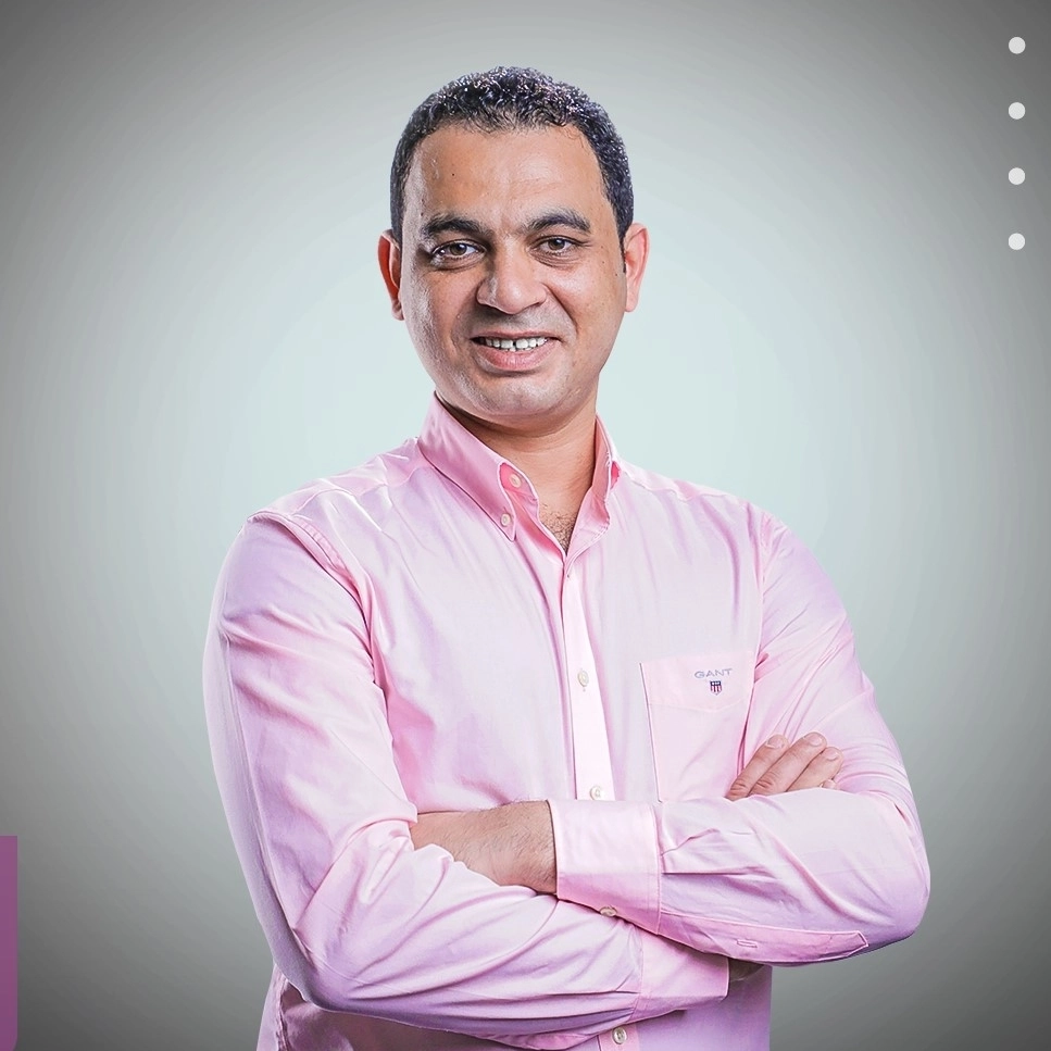 د محمد عزب إستشاري حقن مجهري ومناظير وحمل حرج