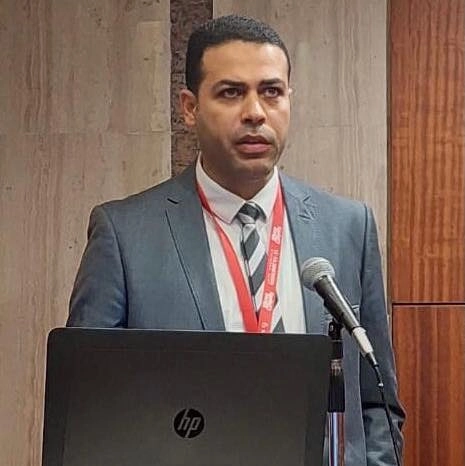 دكتور احمد مختار عبد العظيم أستاذ م  قلب وأوعية