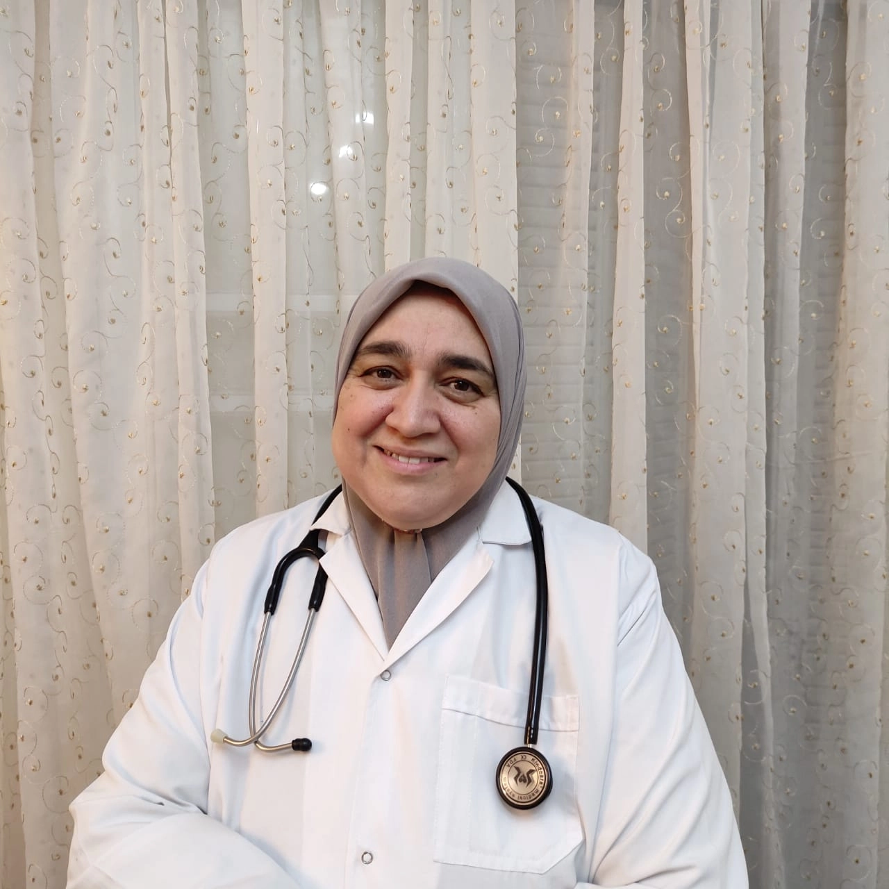 دكتورة عفاف البنا استشارى طب اطفال و حديثى الولادة