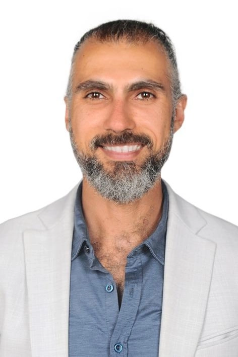 دكتور خالد مجدى مرتضى إستشارى جراحة فم و اسنان