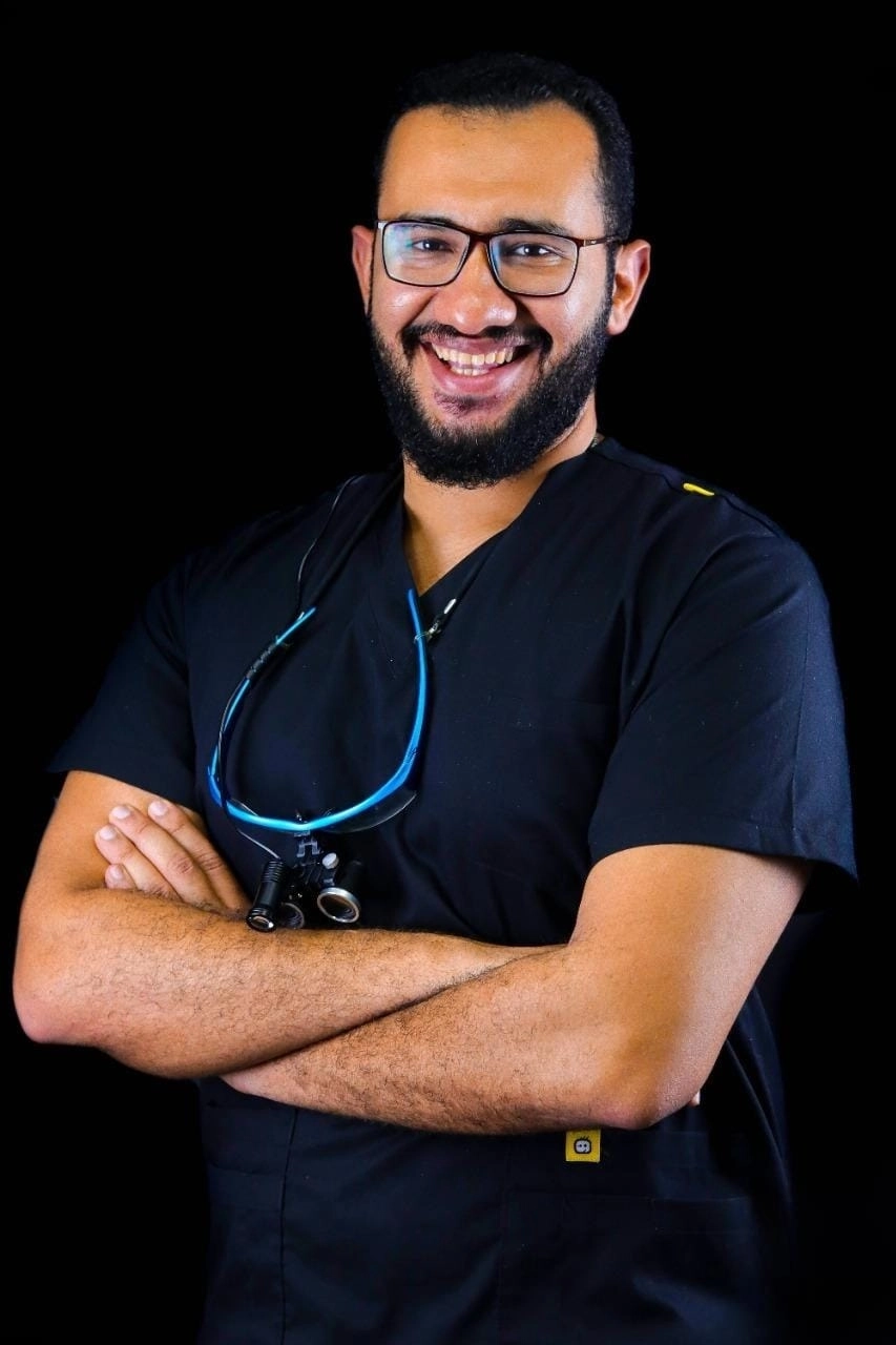 دكتور ماريو لويس أخصائى جراحة  الفم والأسنان
