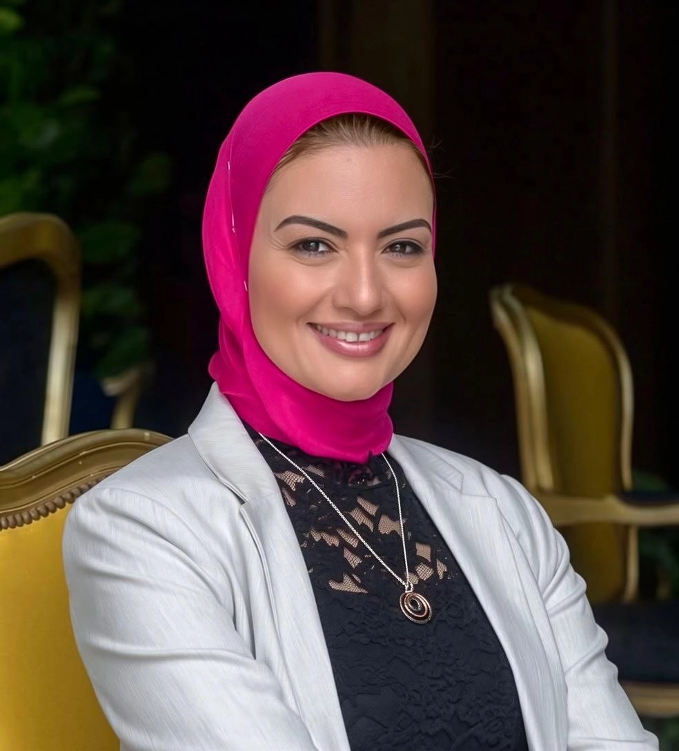 دكتورة ياسمين عبد الرحمن حجازى استشارى جراحة العيون
