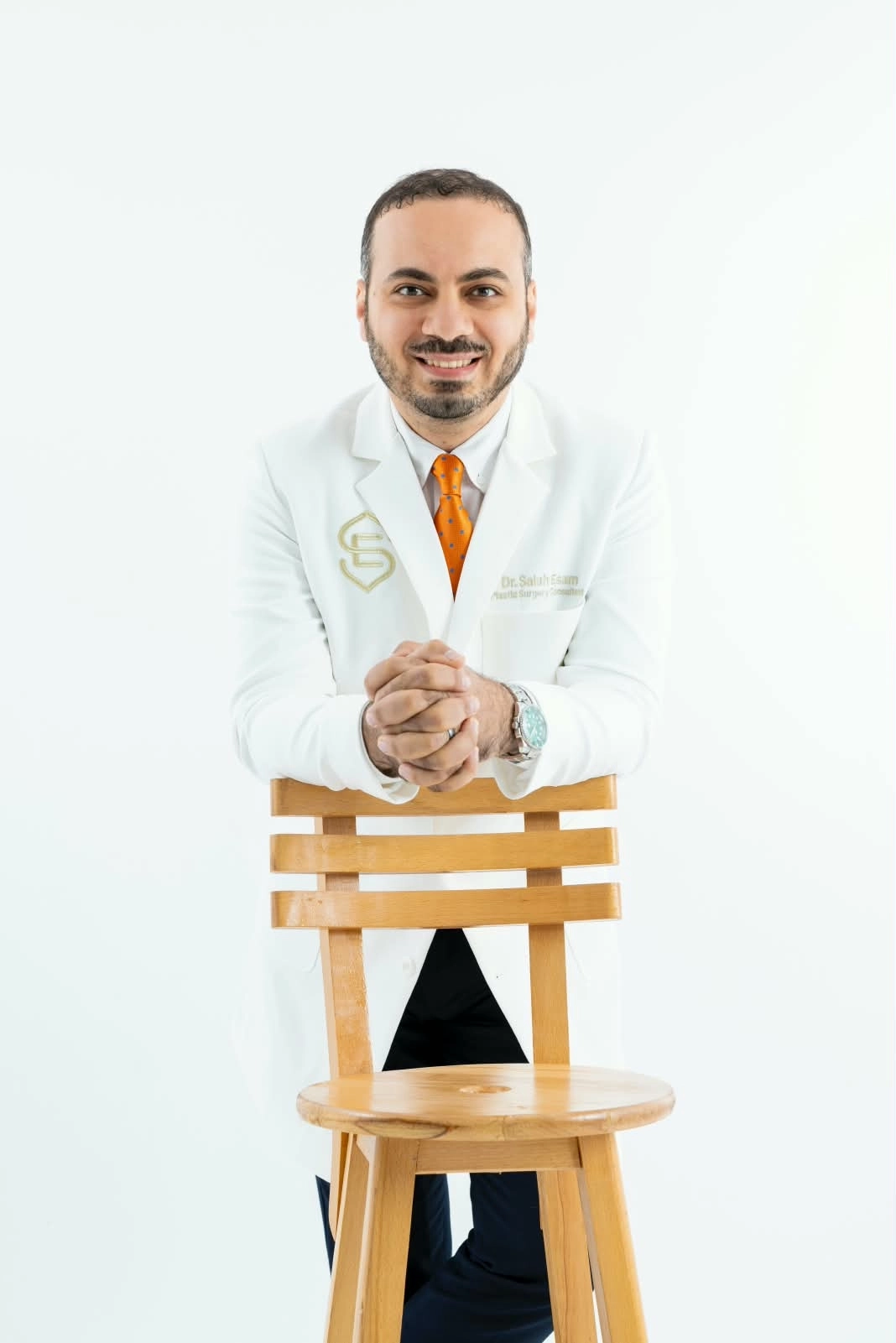 دكتور صلاح عصام استشاري جراحة التجميل وتنسيق القوام