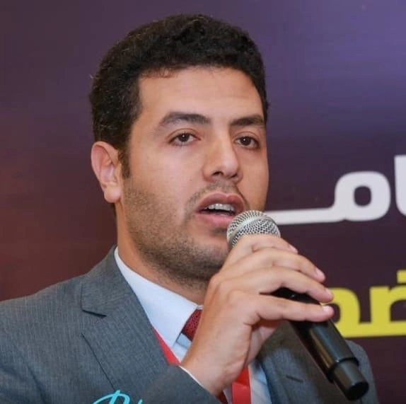 دكتور اشرف ابو اسماعيل استشارى جهاز هضمى و كبد