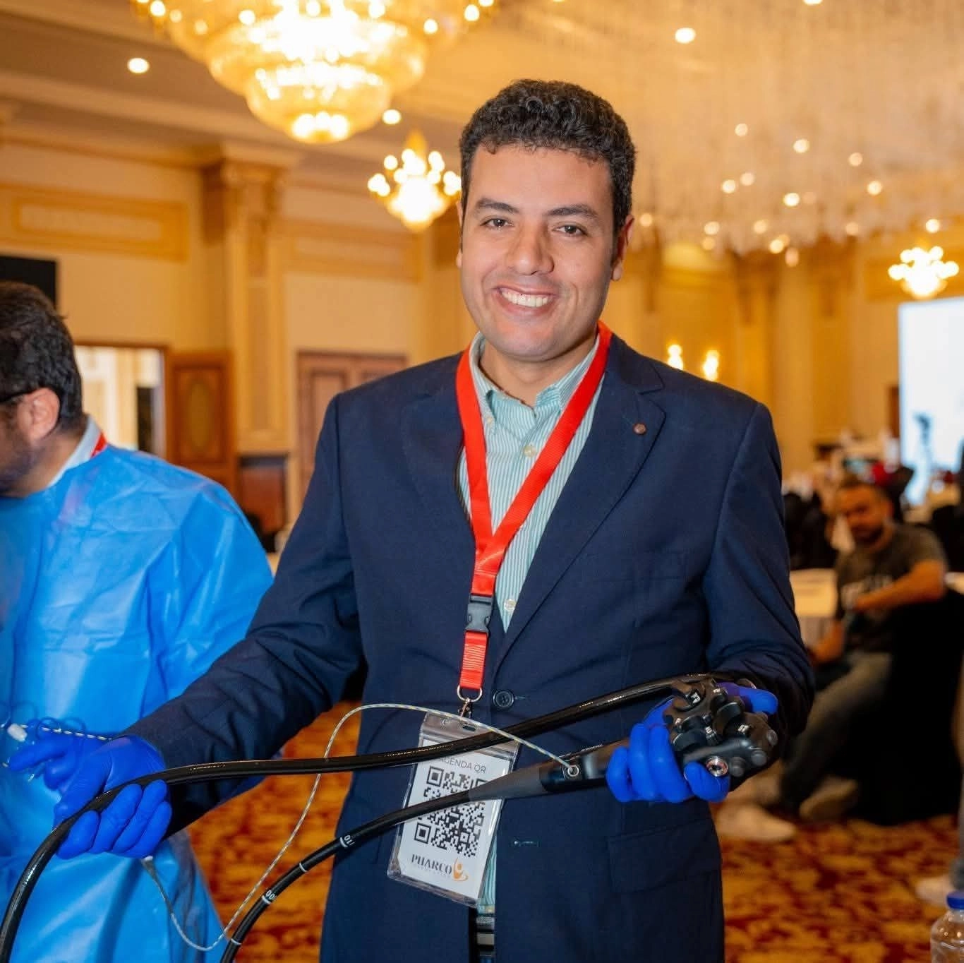 دكتور اشرف ابو اسماعيل استشارى جهاز هضمى و كبد