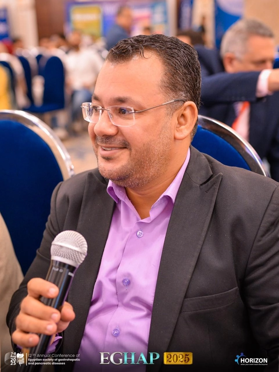 دكتور احمد سيد احمد استشاري الباطنة والجهاز الهضمى والكبد