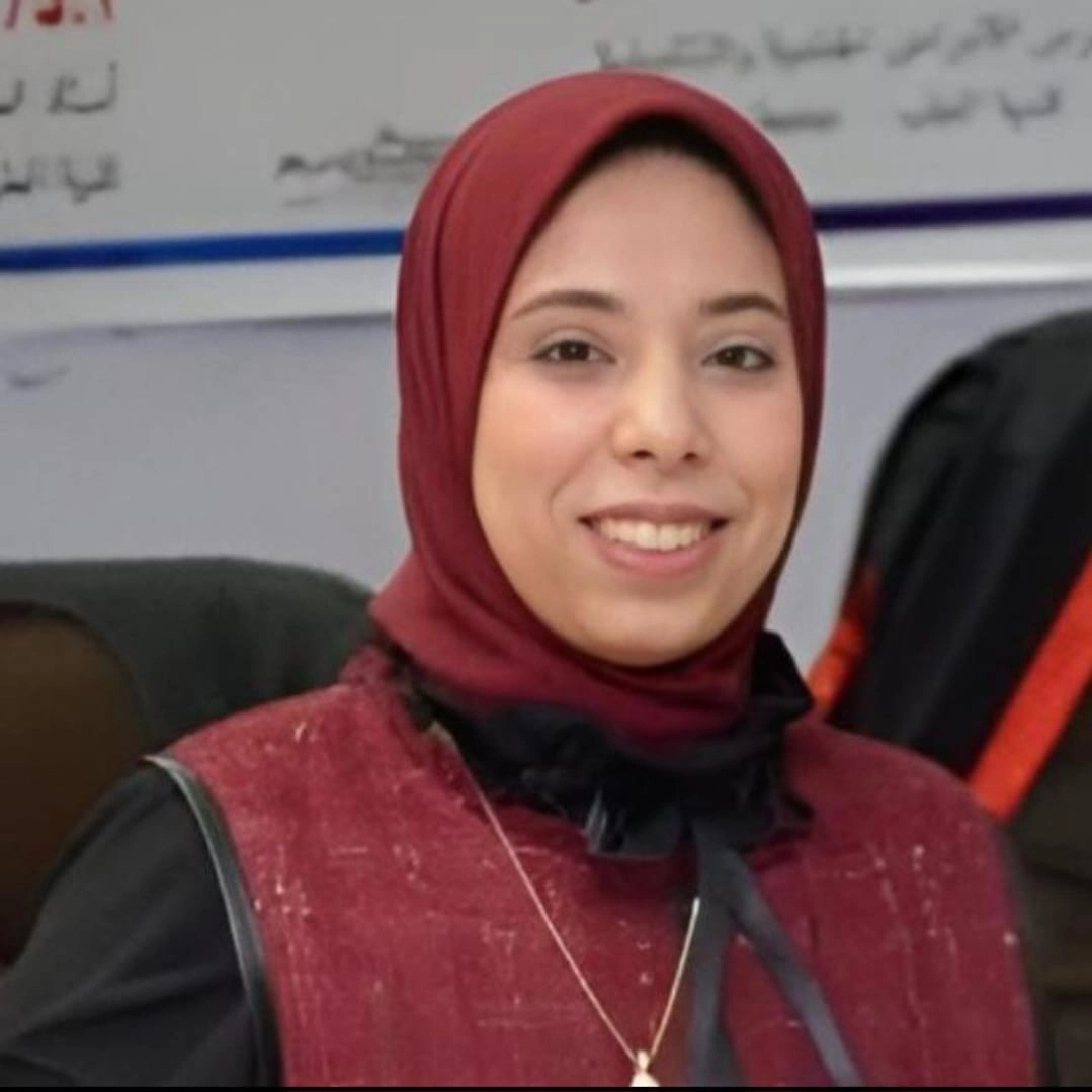 دكتورة دينا حمدي عبداللا استشاري الروماتيزم والمناعة