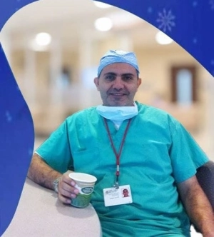 دكتور أحمد محمود حبلص أستاذ جراحة مخ و أعصاب وعمود الفقري