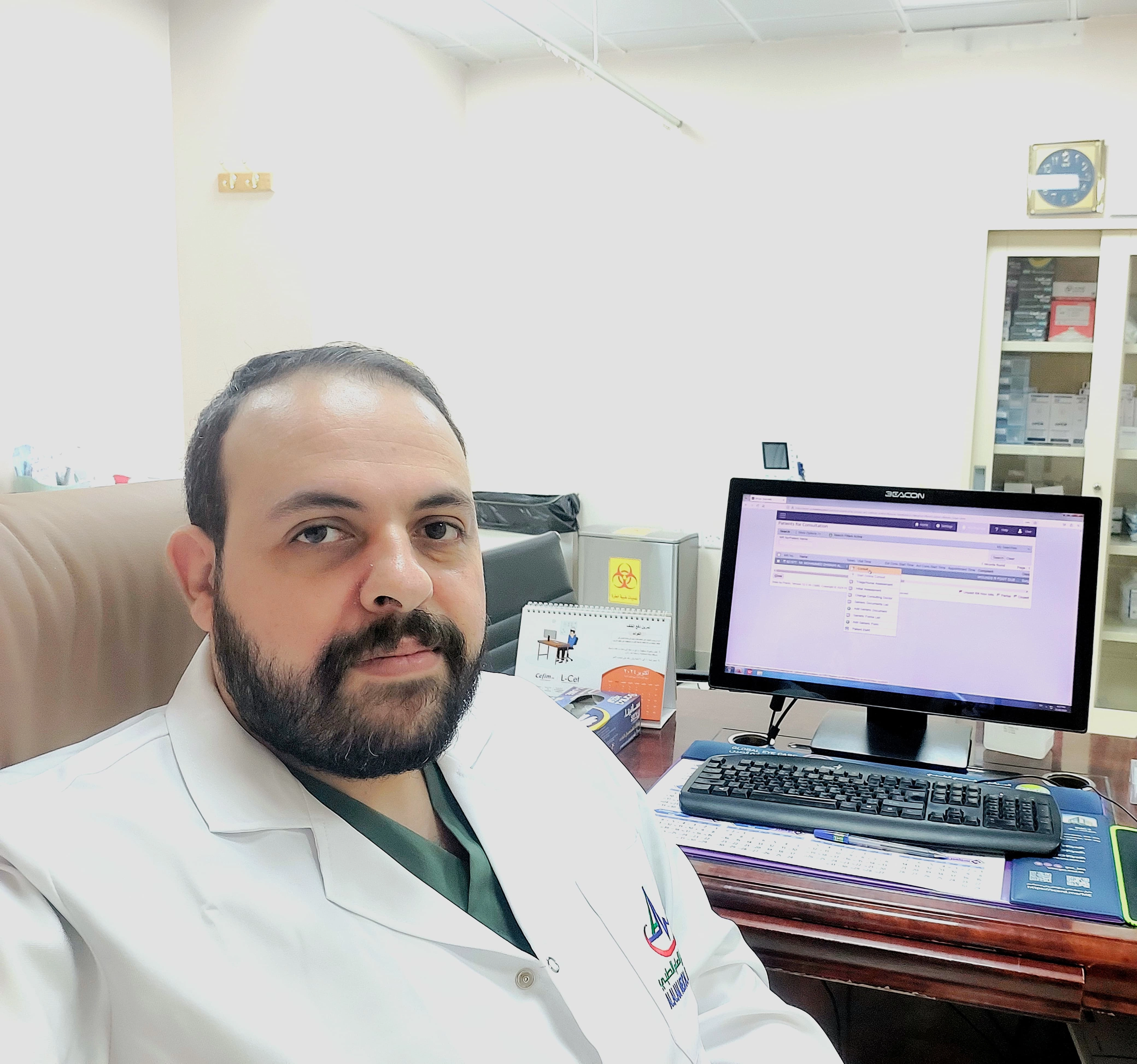 دكتور محمد عبد المنعم طعيمة استشاري الجراحة العامة و المناظير