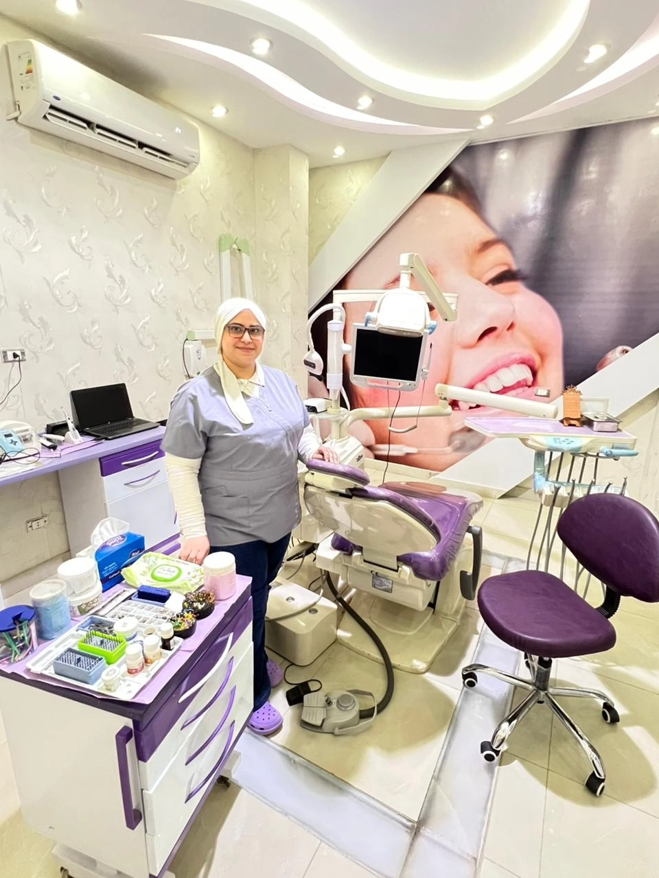 دكتور نهلة رؤوف حطبة أخصائي طب وجراحة الفم والأسنان